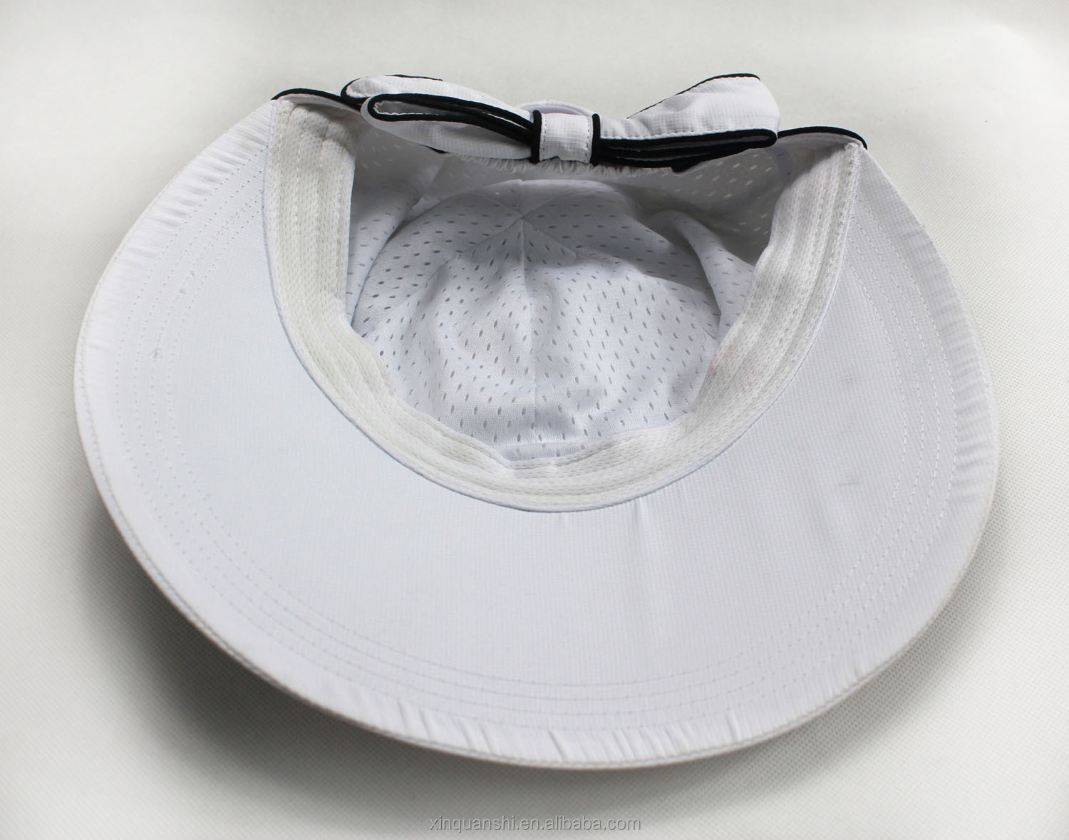 売却安い価格カスタムロゴ利用できるプラスチック広いつばの大きなバイザー太陽バイザーキャップ仕入れ・メーカー・工場