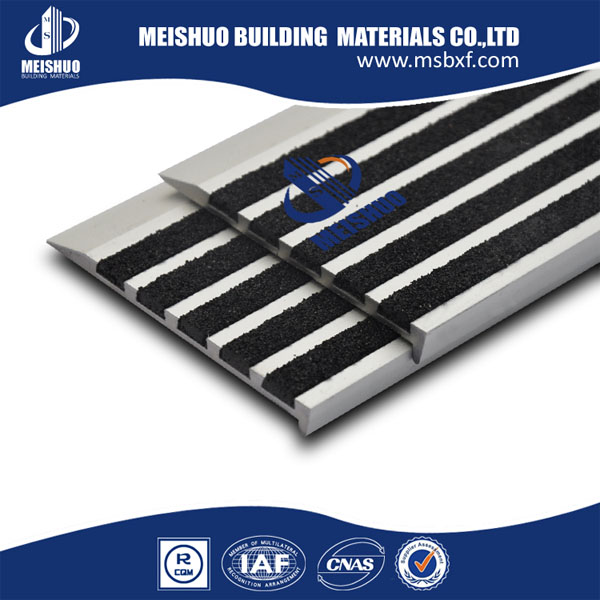 抗- スリップ階段nosings/safety階段の踏み板用段鼻階段のエッジ保護( mssnc- 12)問屋・仕入れ・卸・卸売り
