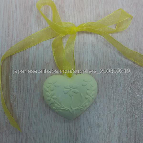着色された心臓形セラミックアロマの香りディフューザで石シルクリボン問屋・仕入れ・卸・卸売り