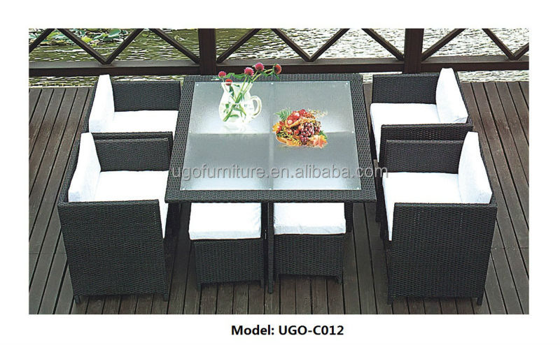 見事な4シーター屋外のダイニングテーブル安い販売の太陽の傘を持つ仕入れ・メーカー・工場