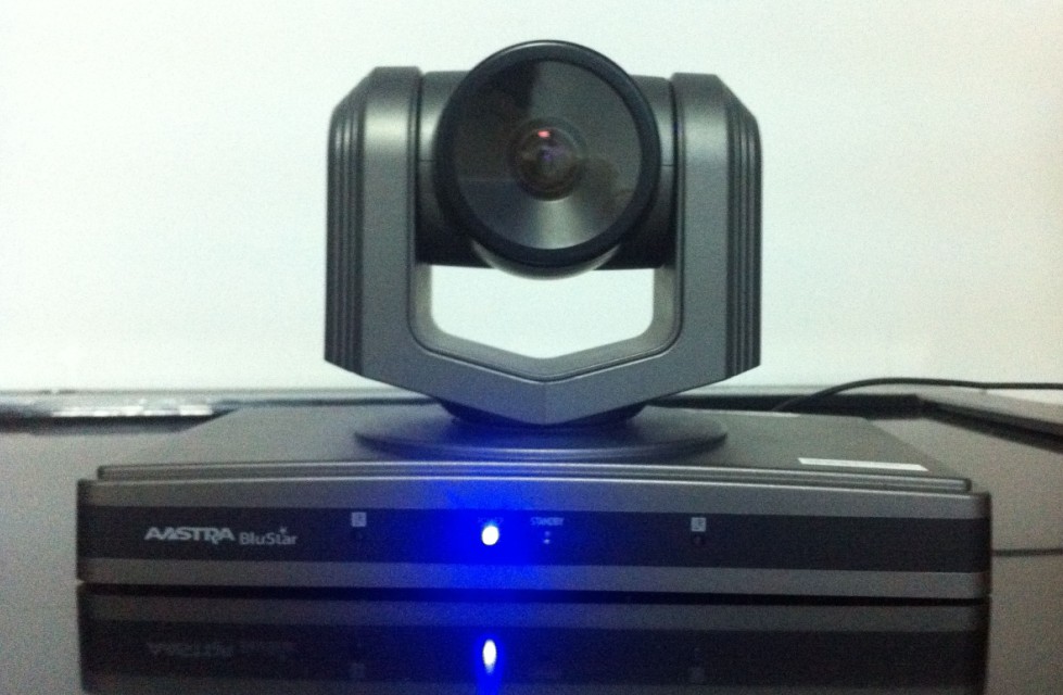 2.0メガピクセルのhdビデオ会議カメラdvihdmi出力3xズームptzドームカメラ問屋・仕入れ・卸・卸売り