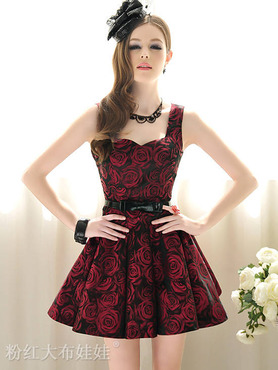 Черное Платье С Розовыми Цветами