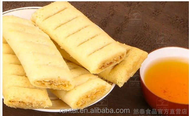 sandwich biscuit fill with peanut