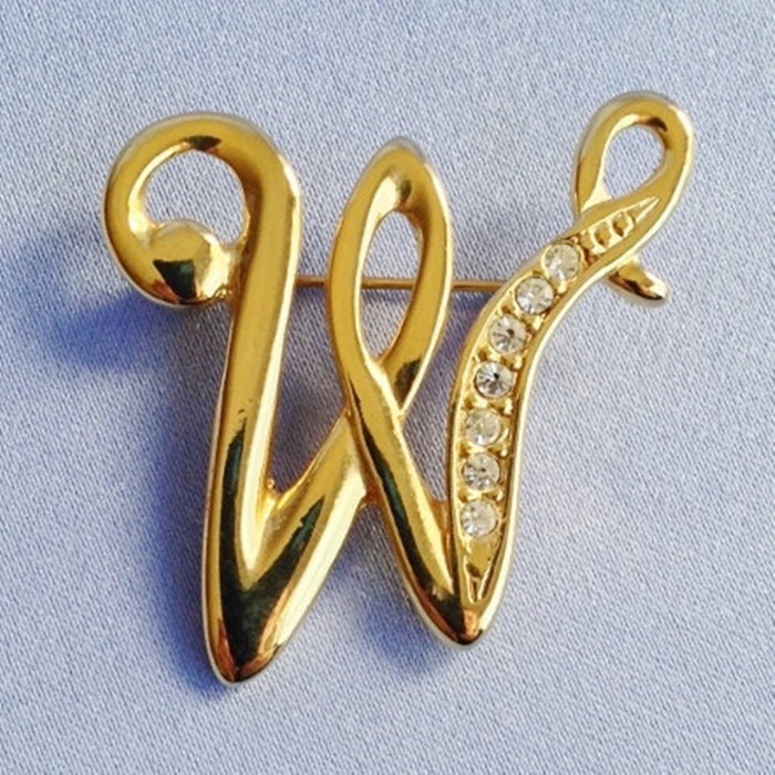 initial brooch, initial W.jpg