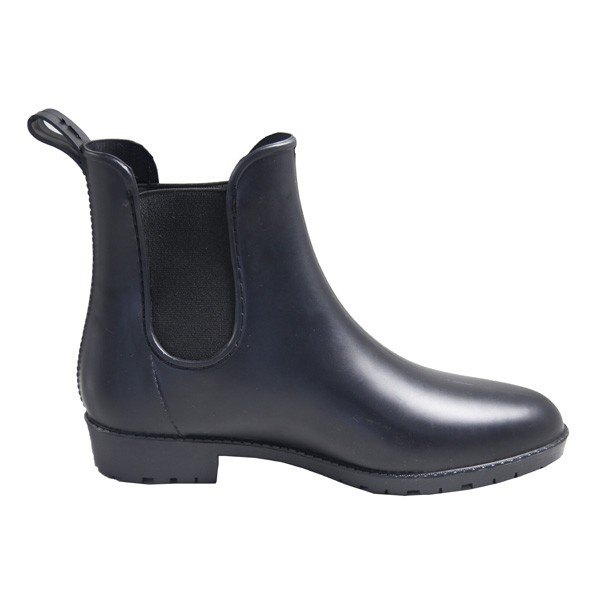 boots with plastic toe