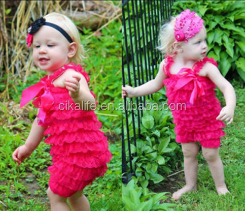 ファッションの赤ん坊の女の子のレースのしゃれたpettiロンパースストラップ付き0-3yフリルの服仕入れ・メーカー・工場