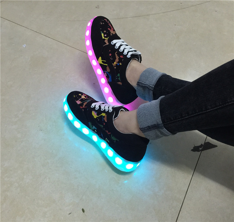 女性は靴を点灯ledネオン輝く大人のためのシミュレーションの靴仕入れ・メーカー・工場
