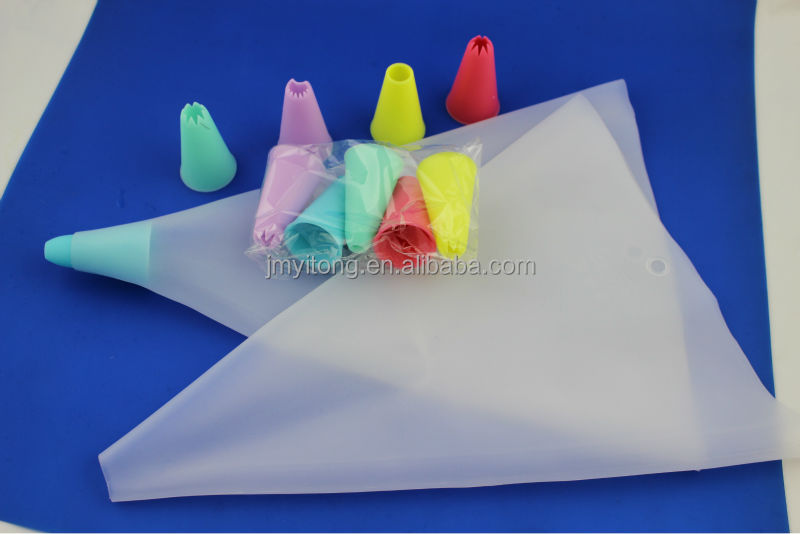 Reusable Cake Decorating Set Bag With 5 Nozzles