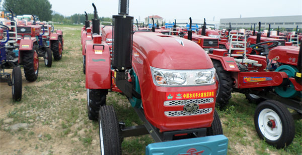 最高品質の低価格の25〜90hp4x4の安い農場トラクター販売のための仕入れ・メーカー・工場