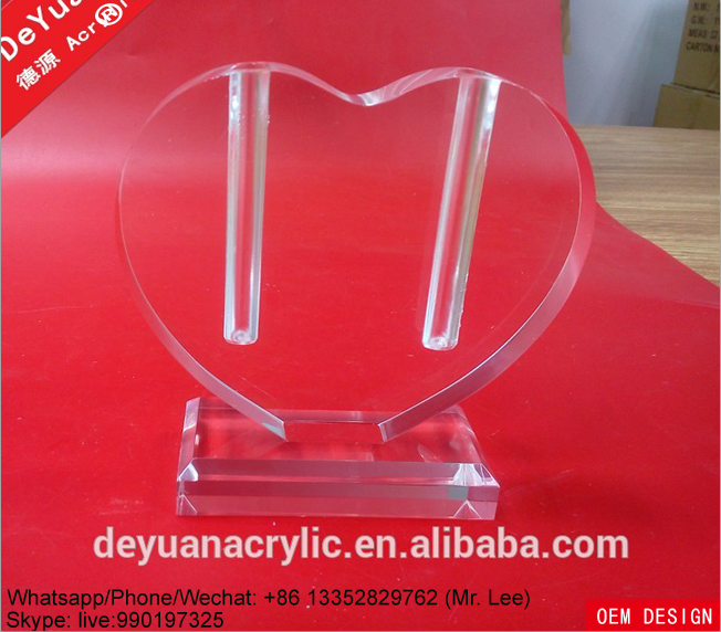 Clear heart shape acrylic decoration vase for office display (1).png