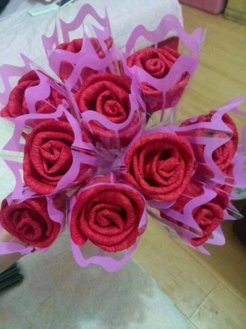 色のクレープ紙ロールで花用ラッピング、 クレープ紙の花仕入れ・メーカー・工場