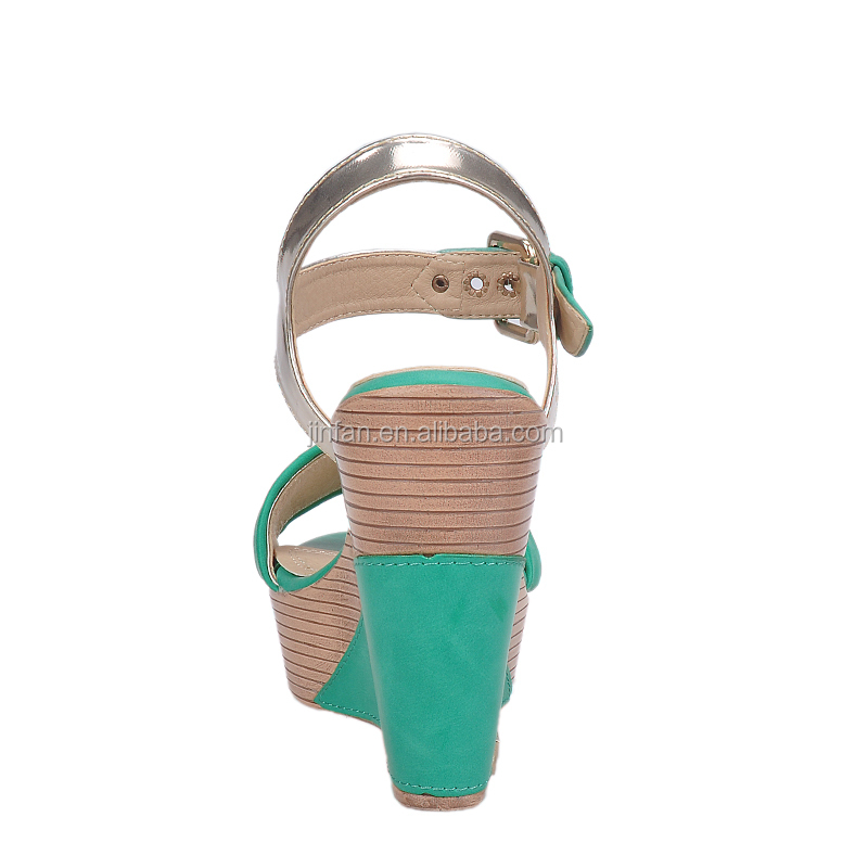 女性新しいファッションサンダル2015プラットフォーム付きホットサンダルを販売仕入れ・メーカー・工場