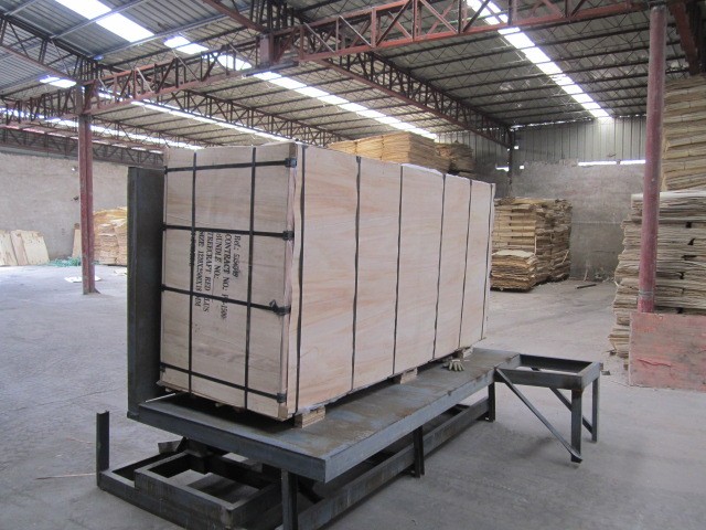 フィルムは合板でロシア白樺コア床塗装合板中国木材バイヤー 問屋・仕入れ・卸・卸売り