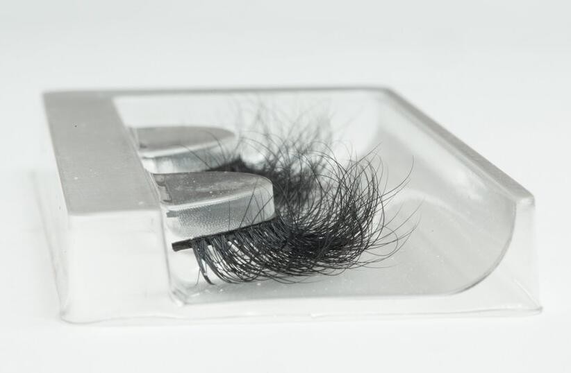 cheap eyelash.jpg