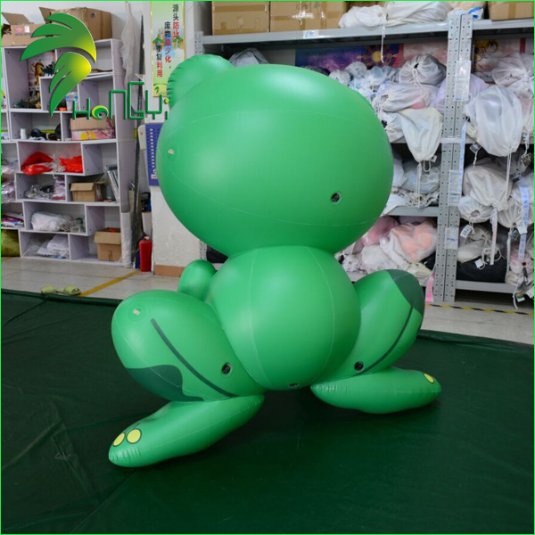 Inflatable frogs (4)