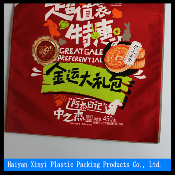Specialized in color printing laminating new design packaging plastic bags with header from china manufacturer