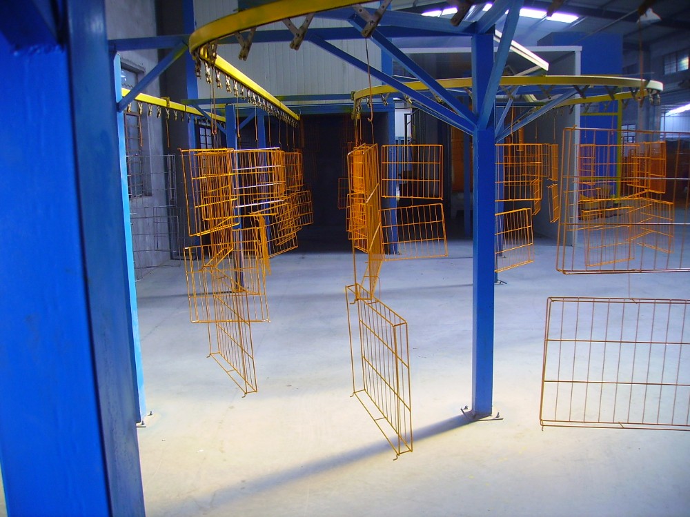 棚4つの層のパンフレットの表示仕入れ・メーカー・工場