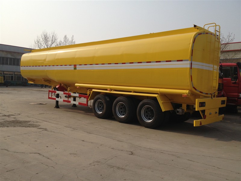 Tri axle oil / fuel tanker trailer for sale