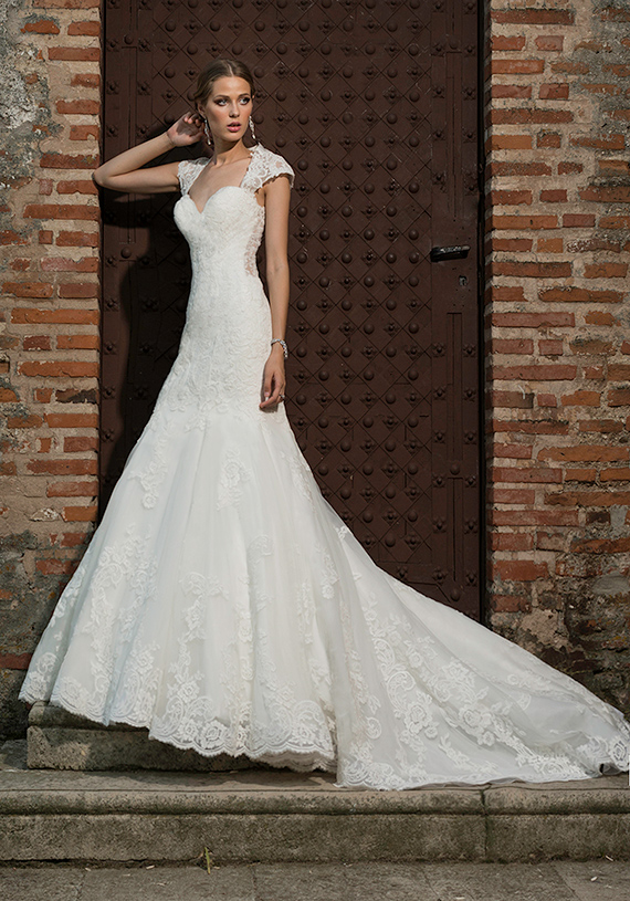 Bie 21 Button Covered Back Cap Sleeve Formal Wedding Dress