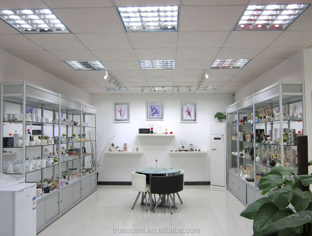 赤いハート- 形状aromatheraphyセラミックオイルバーナー仕入れ・メーカー・工場