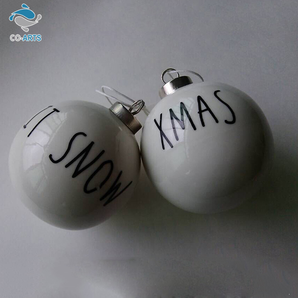 White smooth surface top hanging ceramic christmas ball
