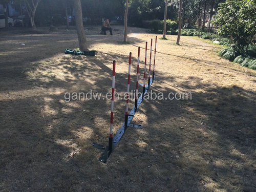 の犬の敏捷性のスラロームウィーブポール犬の訓練仕入れ・メーカー・工場