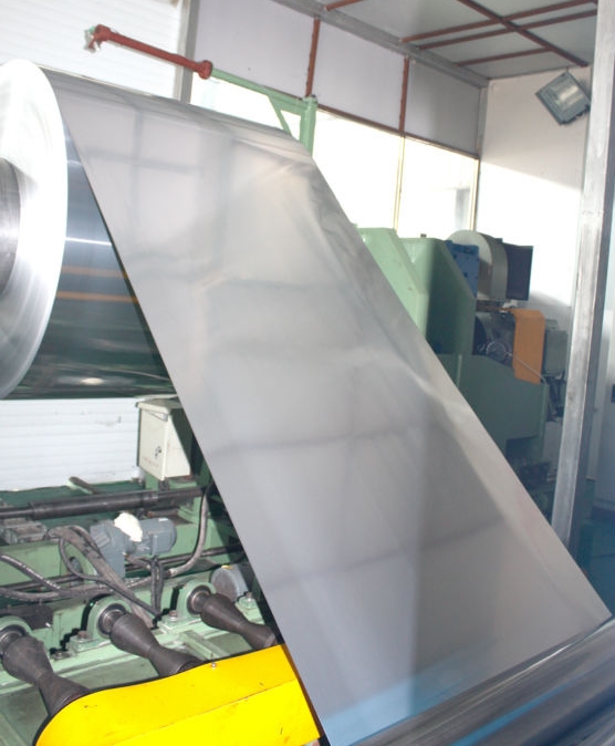 色- コーティングされたアルミ箔8011h22はコンテナを作る材料問屋・仕入れ・卸・卸売り