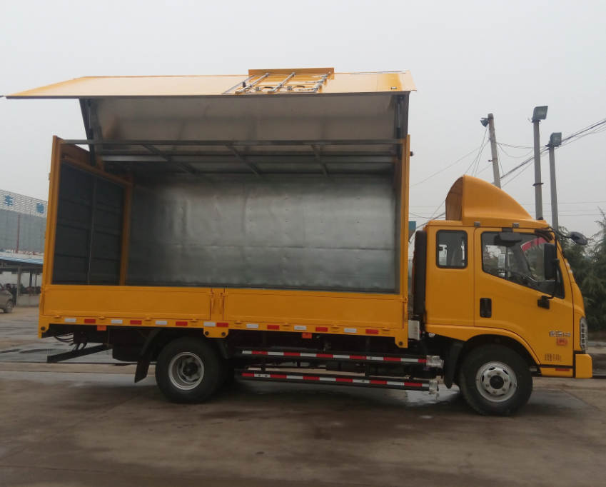 Dongfeng Custom Insulated Wing Open Box Body 4x2 3.5 Tons 