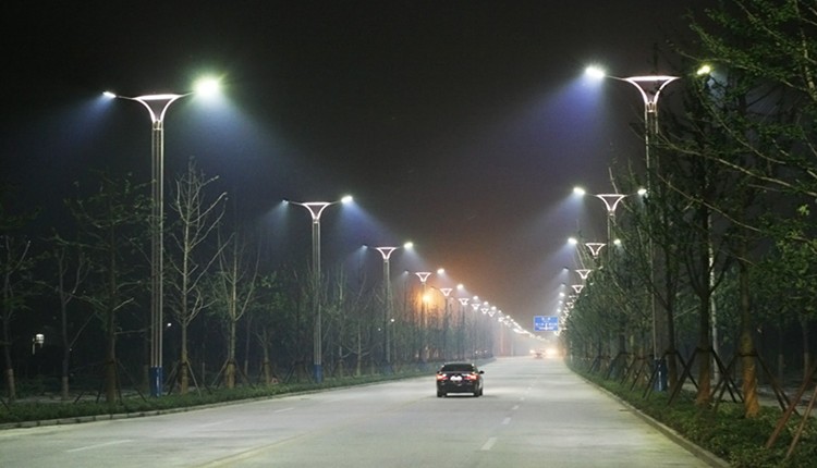 150ワット屋外街路灯bridgeluxのledチップ120lm/w微積分光学レンズ仕入れ・メーカー・工場