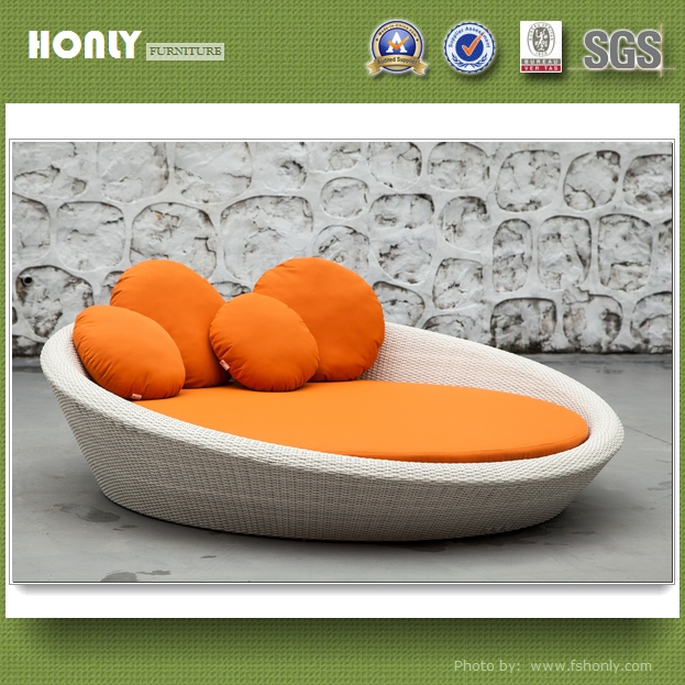 Luxury outdoor white rattan daybed round aluminium frame rattan daybed