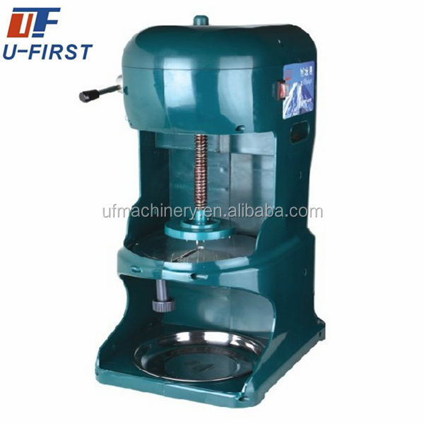 Ice block crushing machine