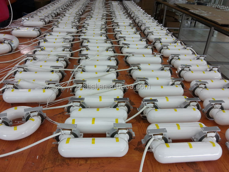 新しい60*60センチメートルステンレス鋼のグリルランプled器具誘導天井ランプ仕入れ・メーカー・工場