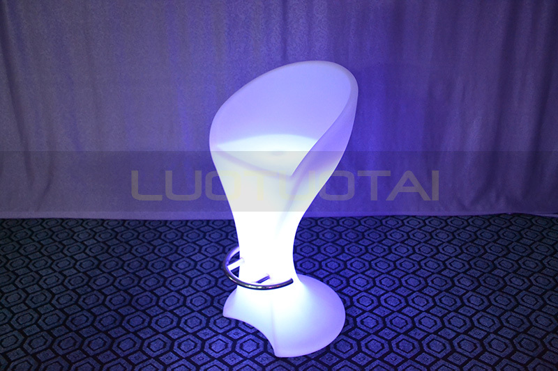 新しいデザインのモダンな201542インチ高- グレードledウィングチェアバースツール背もたれの高いスツールチェアltt-bs04ledライト仕入れ・メーカー・工場