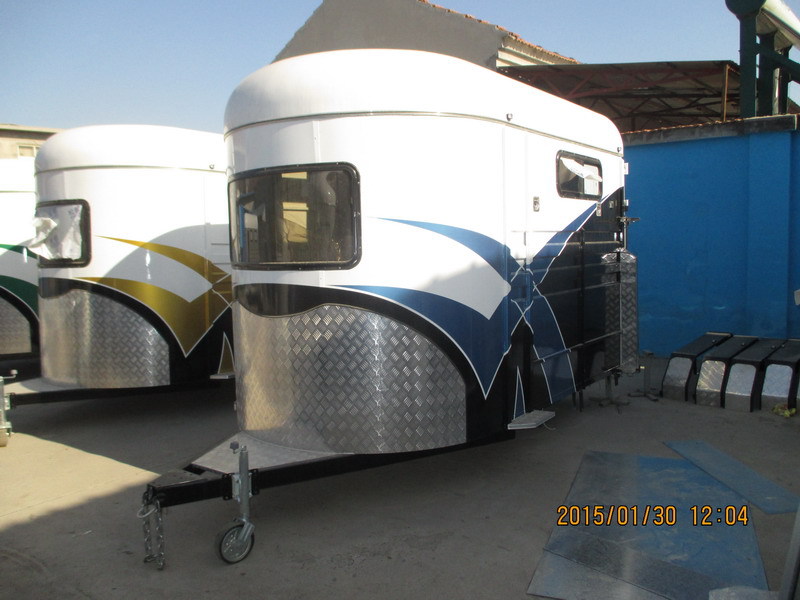 horse trailer.jpg