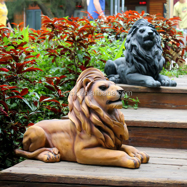 garden lion statues.JPG