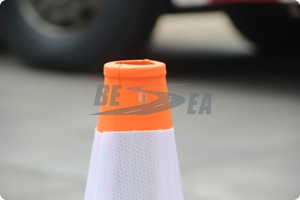 着色されたエヴァフラット黒ベース500/700mm高さ交通安全コーン( dh- など- 50/70年代)問屋・仕入れ・卸・卸売り