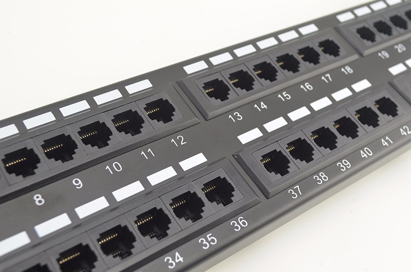 LY-PP6-05 utp ftp rj45 cat6 48ポートパッチパネル/パンチダウンプッシュidcラックマウントcat6パッチパネル仕入れ・メーカー・工場