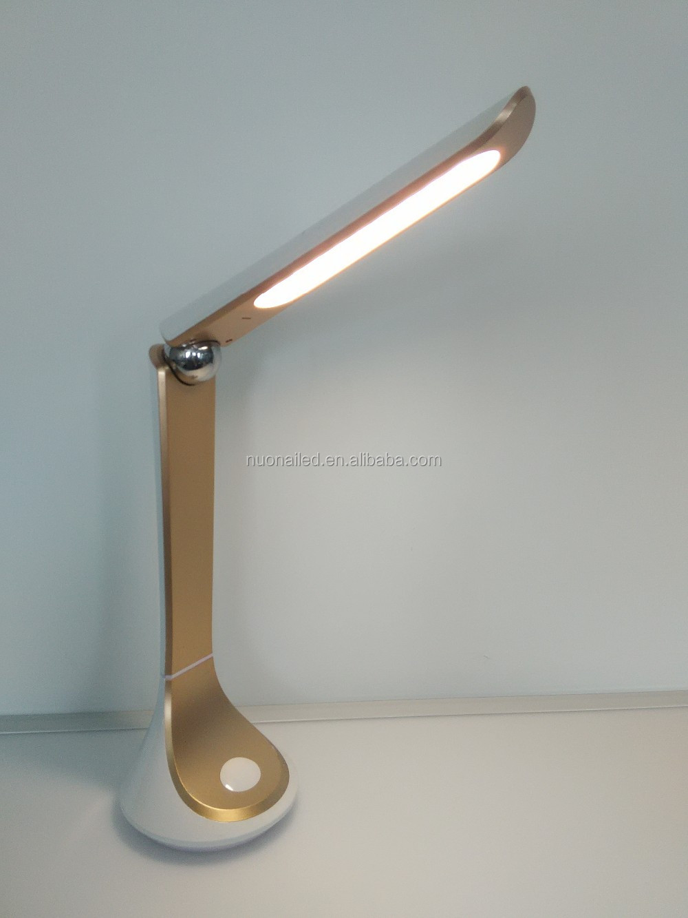 Ledランプの家のテーブルランプアイテムタイプと現代スタイル2016新製品ledテーブルデスクランプ仕入れ・メーカー・工場