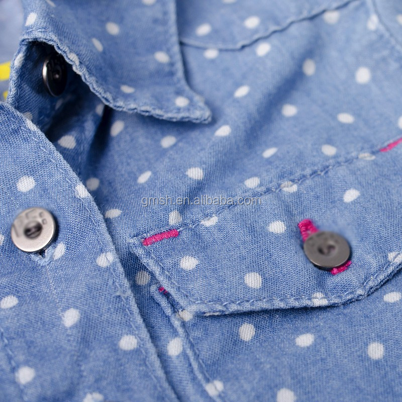 ライトブルー色デニムドットが印刷されたソフトベビーの女の子のシャツ仕入れ・メーカー・工場