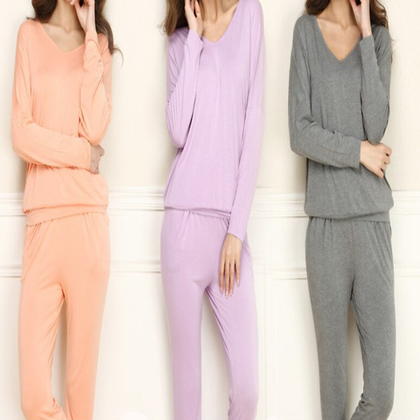 2014年パジャマセット、 モデル脚が付いている女性のためのパジャマ問屋・仕入れ・卸・卸売り