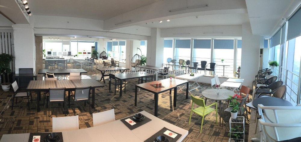 showroom-2.jpg