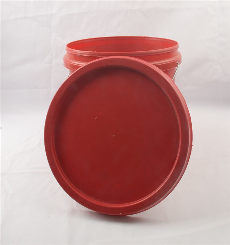 plastic bucket (5).jpg