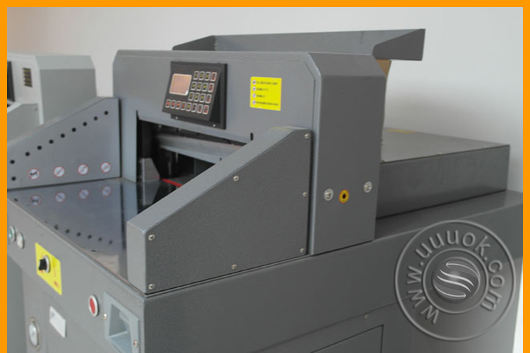 High precision automatic guillotine paper cutter