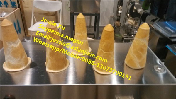 cone pizza machine02.jpg