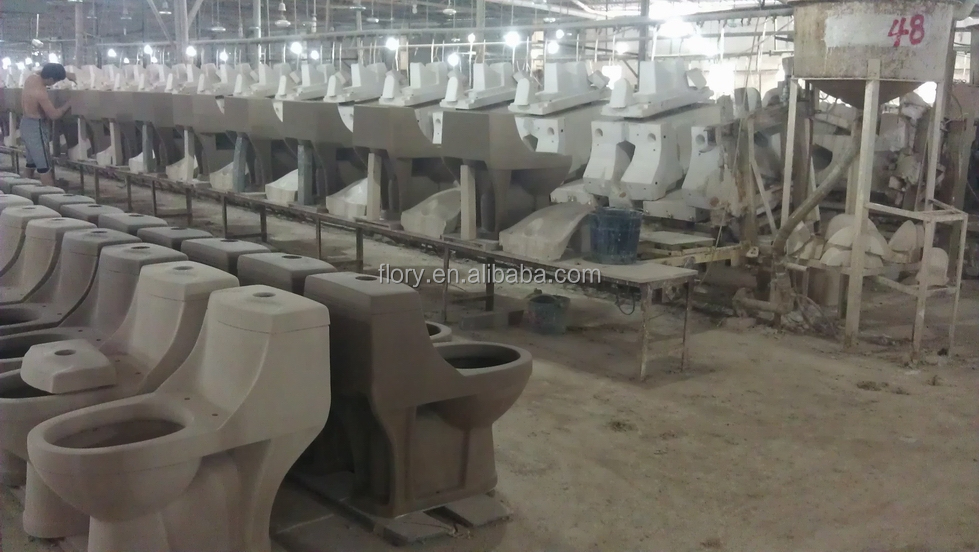 白セラミック衛生陶器トイレ2個ダウンウォッシュ近く- couchedクローゼット仕入れ・メーカー・工場