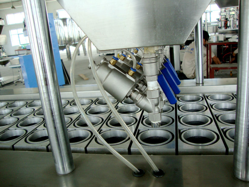 工場出荷時の価格カスタマイズされたフル自動ミネラル水カップ充填キャッピングマシン仕入れ・メーカー・工場