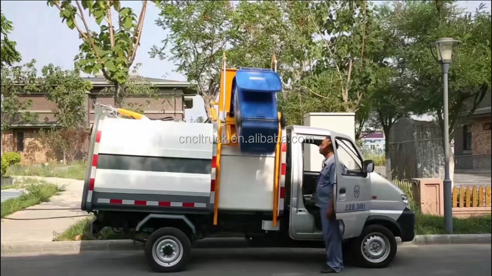 Small 4x2 Hydraulic Lifter Bin Garbage Truck For Transport Refuse With