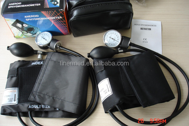 Standard aneroid sphygmomanometer.JPG