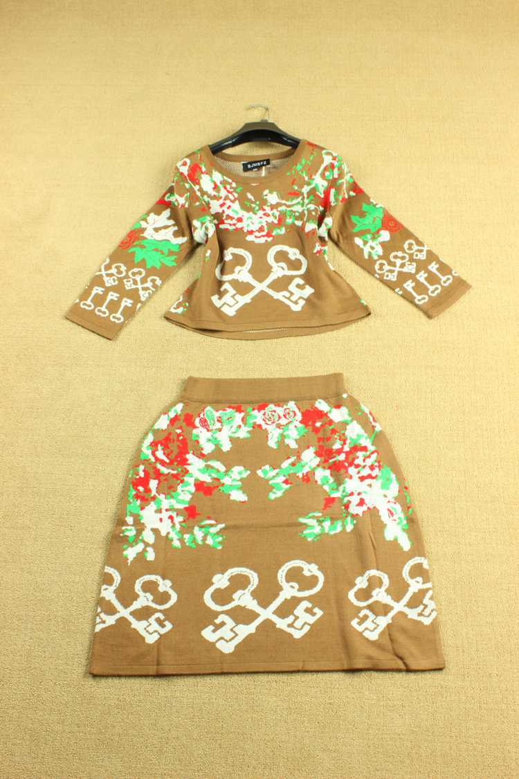 売れ筋2014年冬- 秋ブランドのユニークなデザインはセーターを編んだドレスフラワーキーtwinsetd1690501ファッションの女性のための仕入れ・メーカー・工場