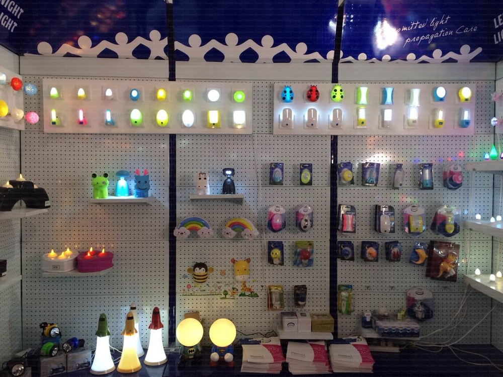 ): 年間2015: alibabaの(。 comホットな製品に光- 制御型ledライト問屋・仕入れ・卸・卸売り